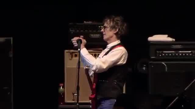 Luis Alberto Spinetta - Bajan