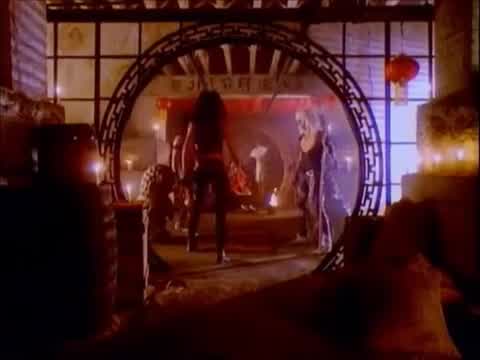 Mötley Crüe - Too Young to Fall in Love