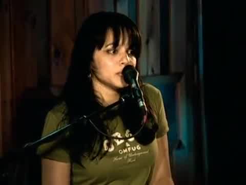 Norah Jones - What Am I to You