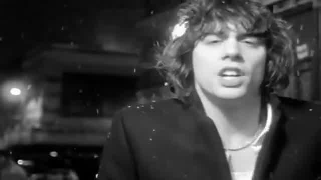 Razorlight - Somewhere Else