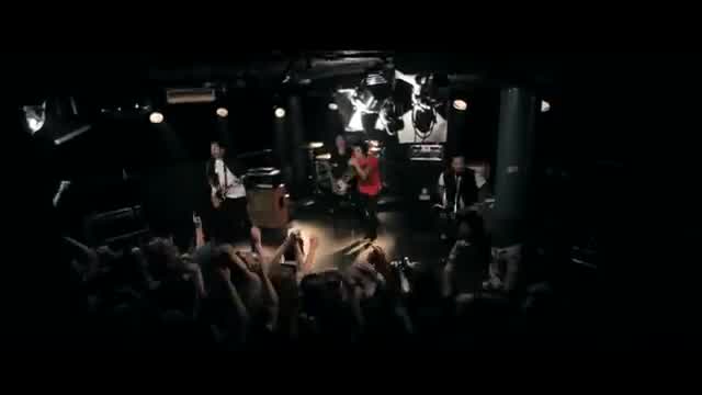 Sleeping With Sirens - Kick Me