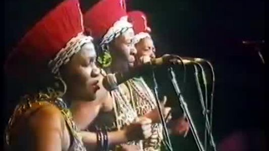 Mahotella Queens - Awuthele Kancane